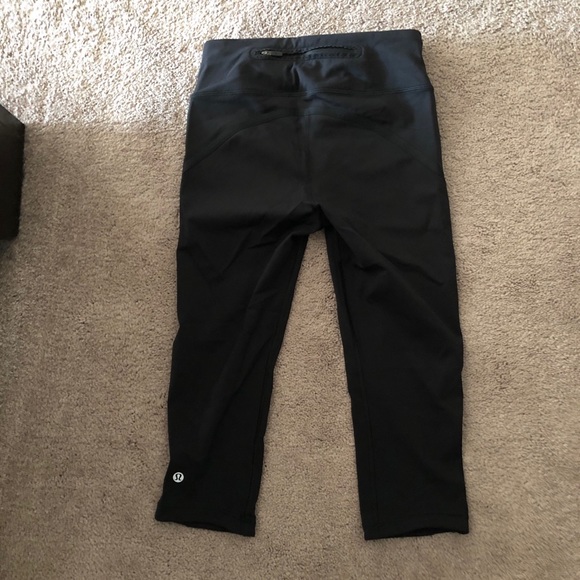 Lululemon cropped leggings - size 4 - Picture 3 of 4